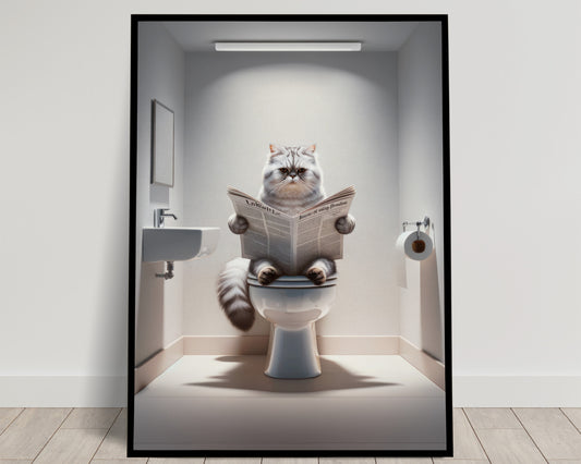 Affiche Chat Persan Tigré Gris lisant aux toilettes - Décoration murale humoristique pour WC & Salle de bain - Cadeau fun pour amoureux de chats